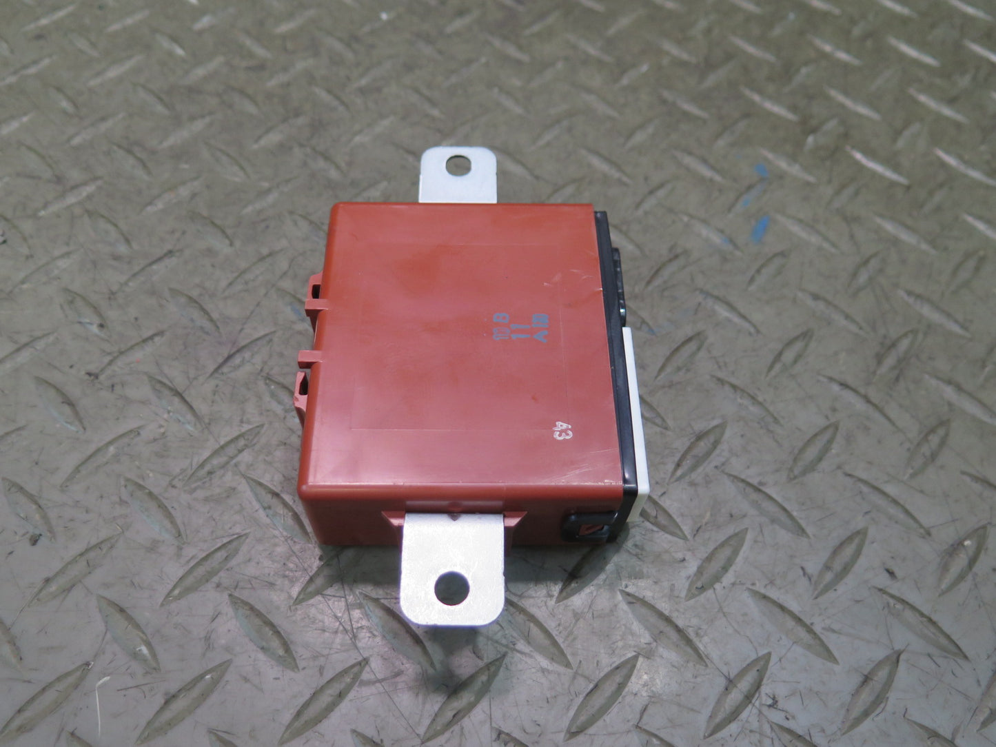99-01 Toyota Crown JZS175 Rear Left or Right Door Control Module 89224-30020 OEM