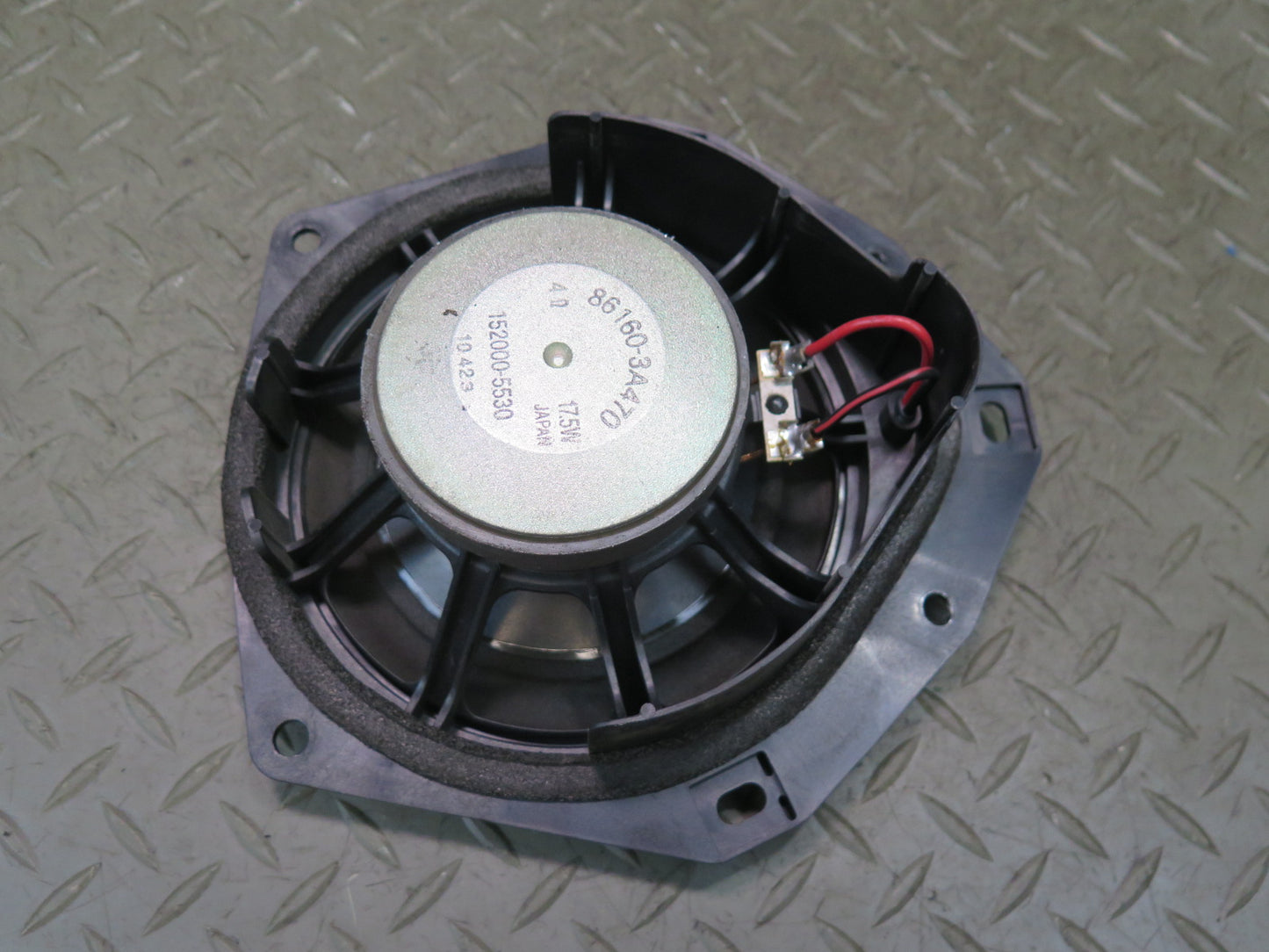 99-01 Toyota Crown JZS175 Set of 2 Front Right & Left Door Speaker OEM