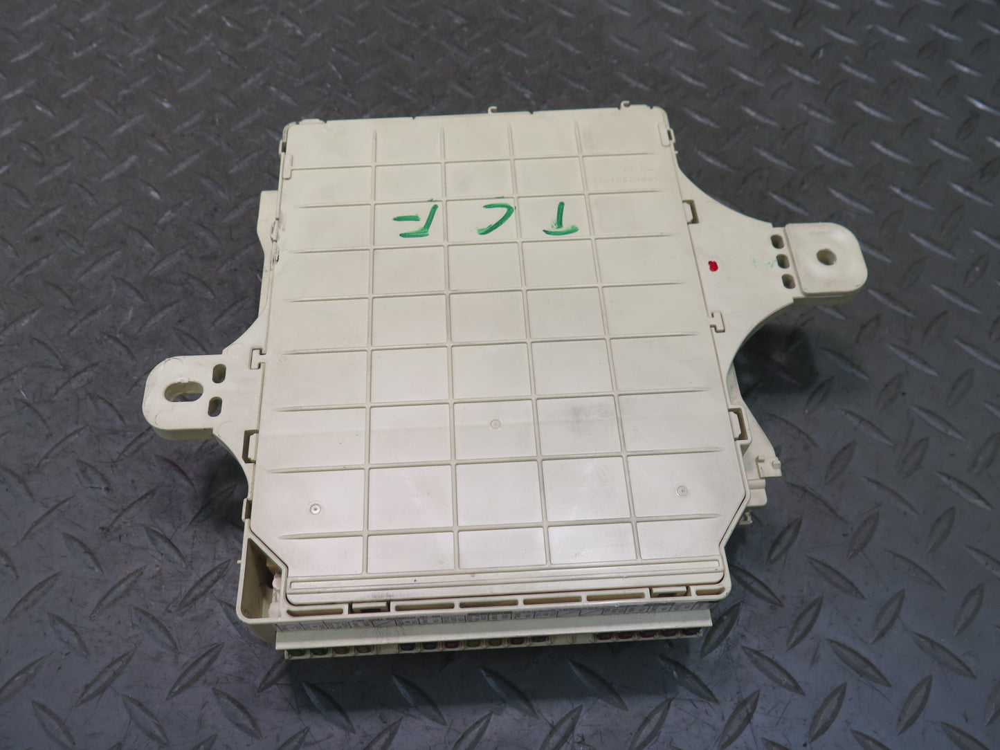 99-01 Toyota Crown JZS175 Dash Front Left Junction Cabin Fuse Box OEM