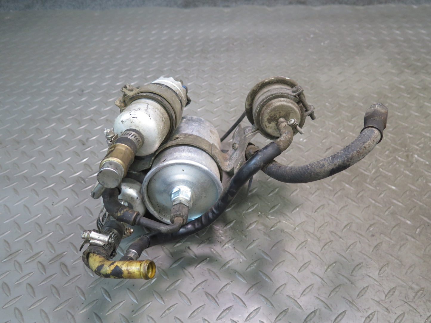 86-89 Mercedes R107 560SL Fuel Filter & Pump Assembly w Bracket OEM