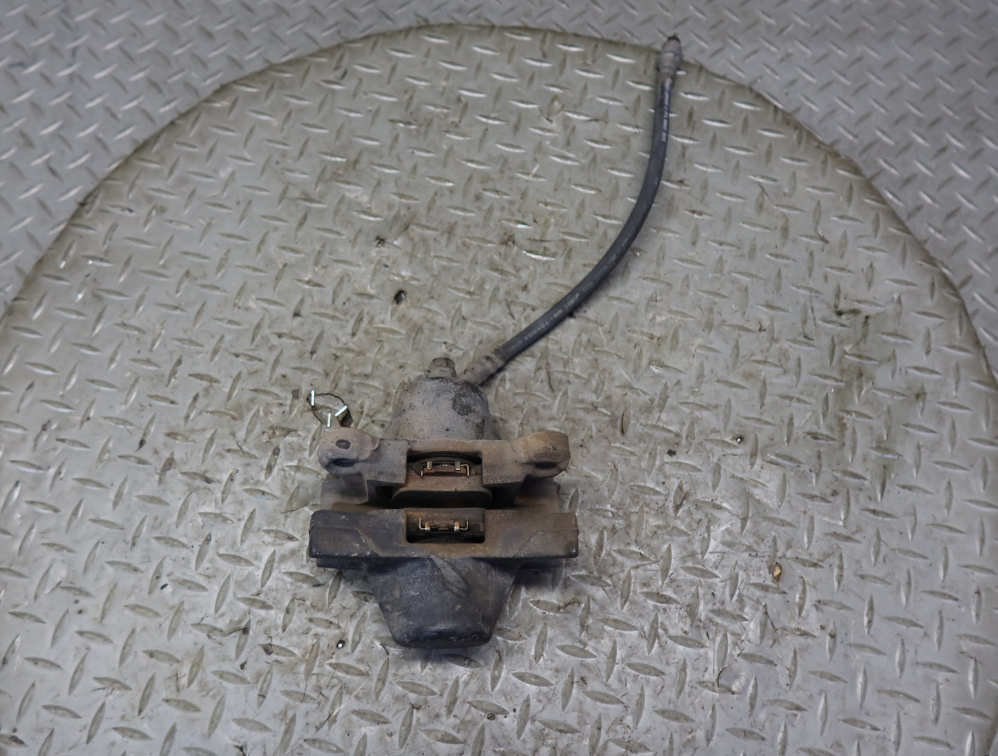 99-01 Toyota Crown JZS175 2JZFSE Rear Left & Right Brake Caliper Set OEM