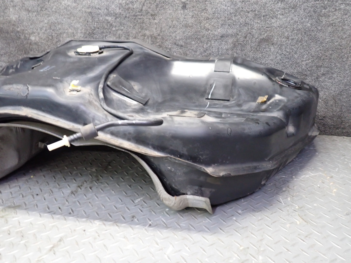99-01 Toyota Crown JZS175 Fuel Gas Tank Assembly 51K Miles OEM