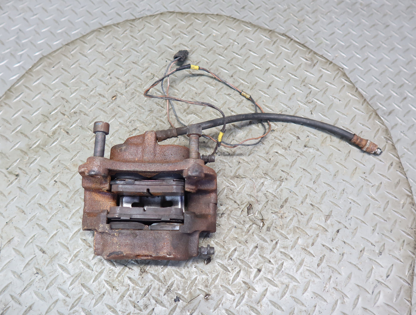 86-89 Mercedes R107 560SL Set of 2 Front Left & Right Brake Caliper OEM