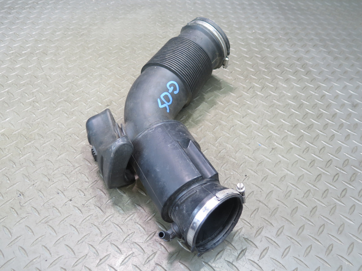 11-15 Audi 4L Q7 3.0L Air Intake Resonator Hose Pipe Line 06E129629R OEM