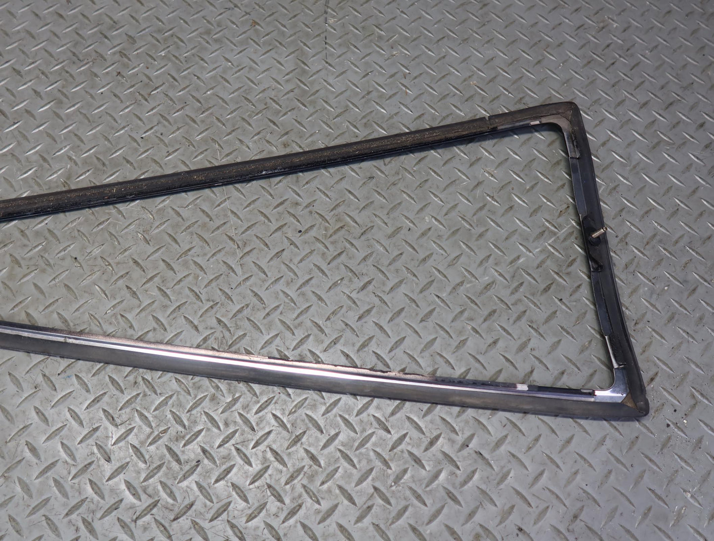 84-89 Nissan Z31 300ZX 2+0 Set of 2 Rear Quarter Window Trim Molding Panel OEM