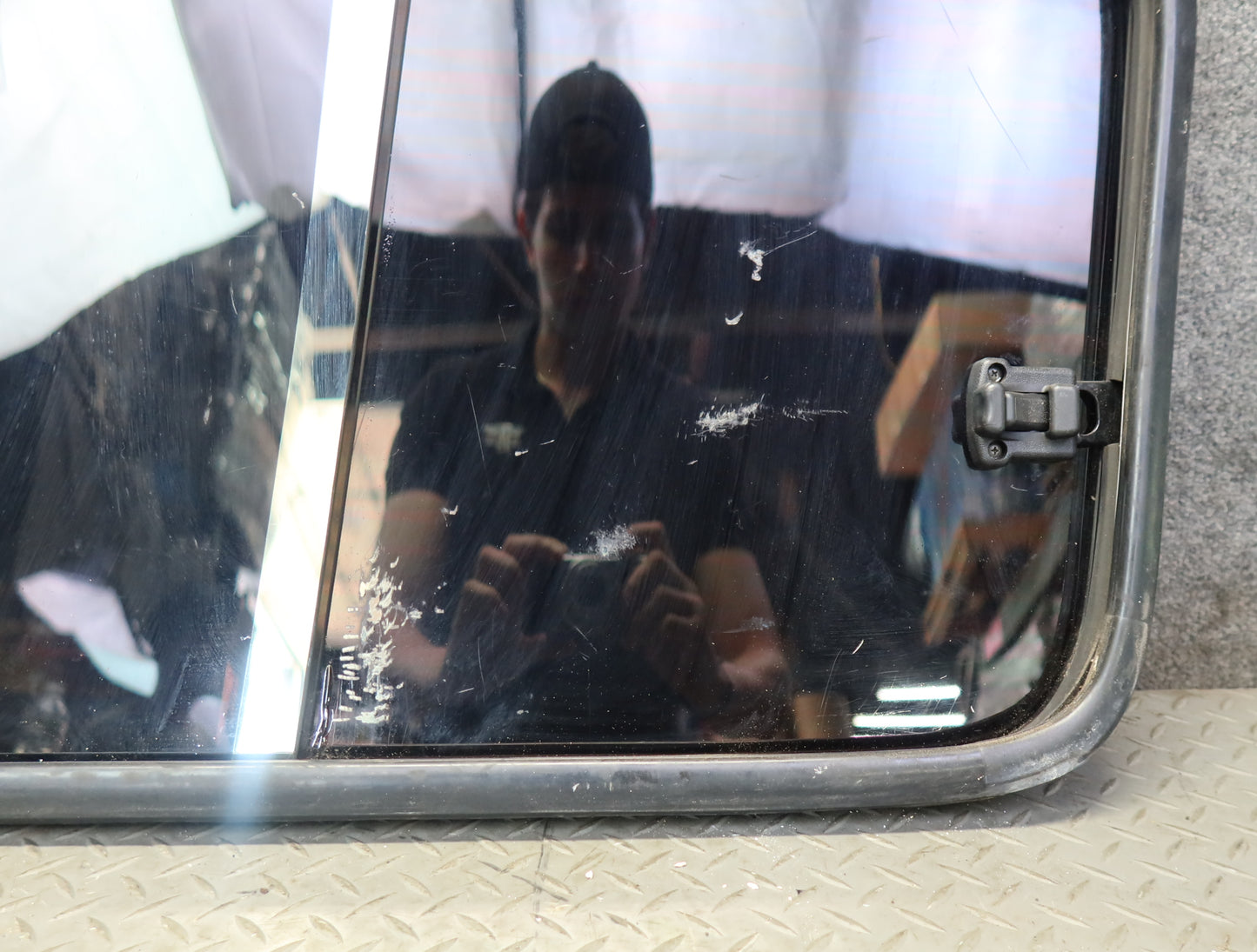 1996-1997 Lexus FZJ80L LX450 Rear Left Quarter Glass Window