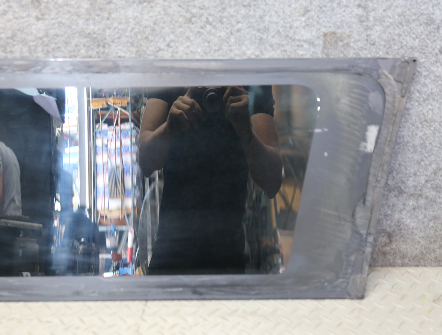 2003-2007 Hummer H2 Rear Left Quarter Glass Window