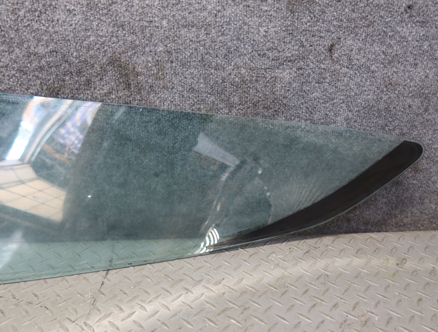 1984-1991 Porsche 928 Rear Right Pass Side Quarter Glass Window