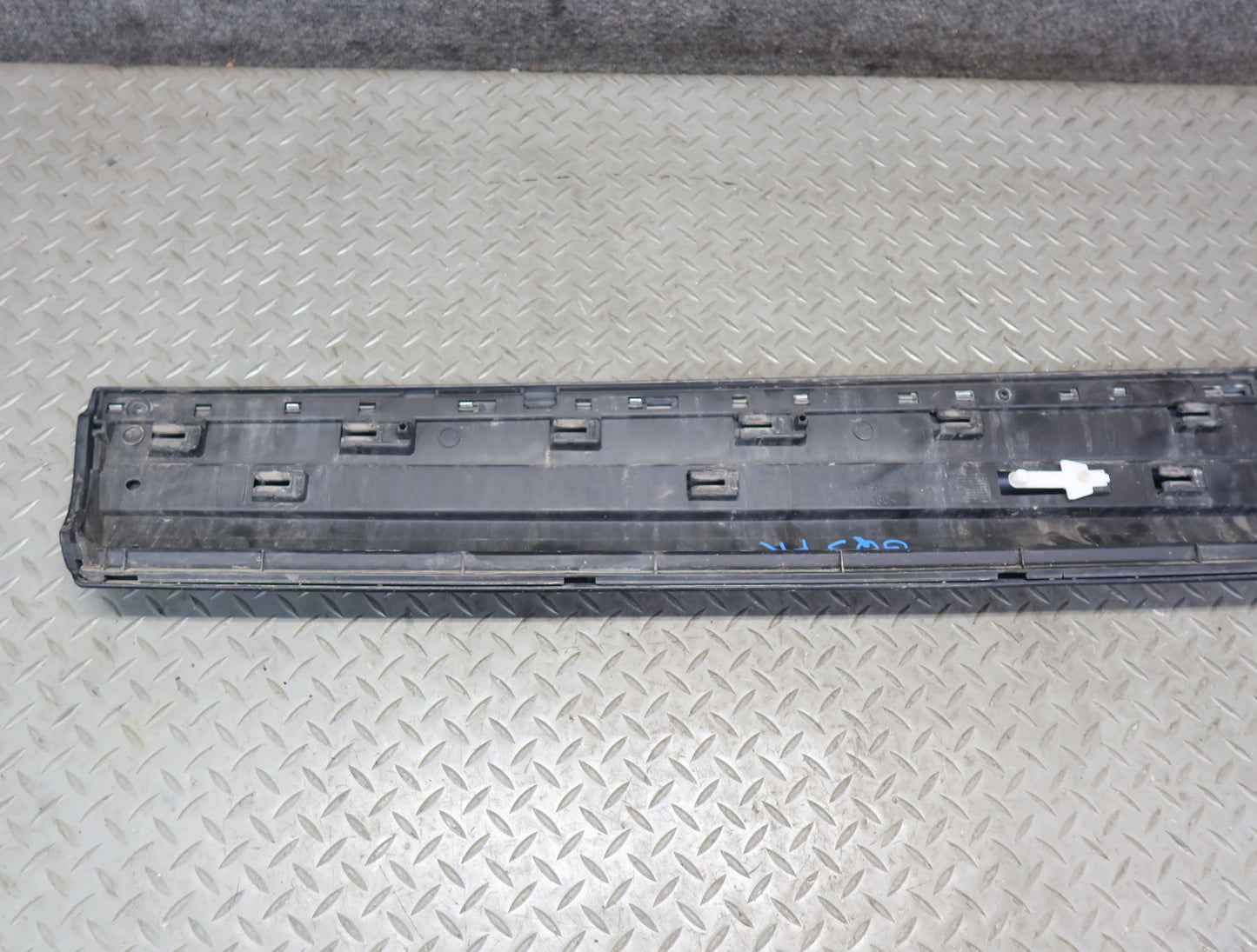 10-15 Audi 4L Q7 Set of 2 Front Left & Right Door Lower Trim Molding Black OEM