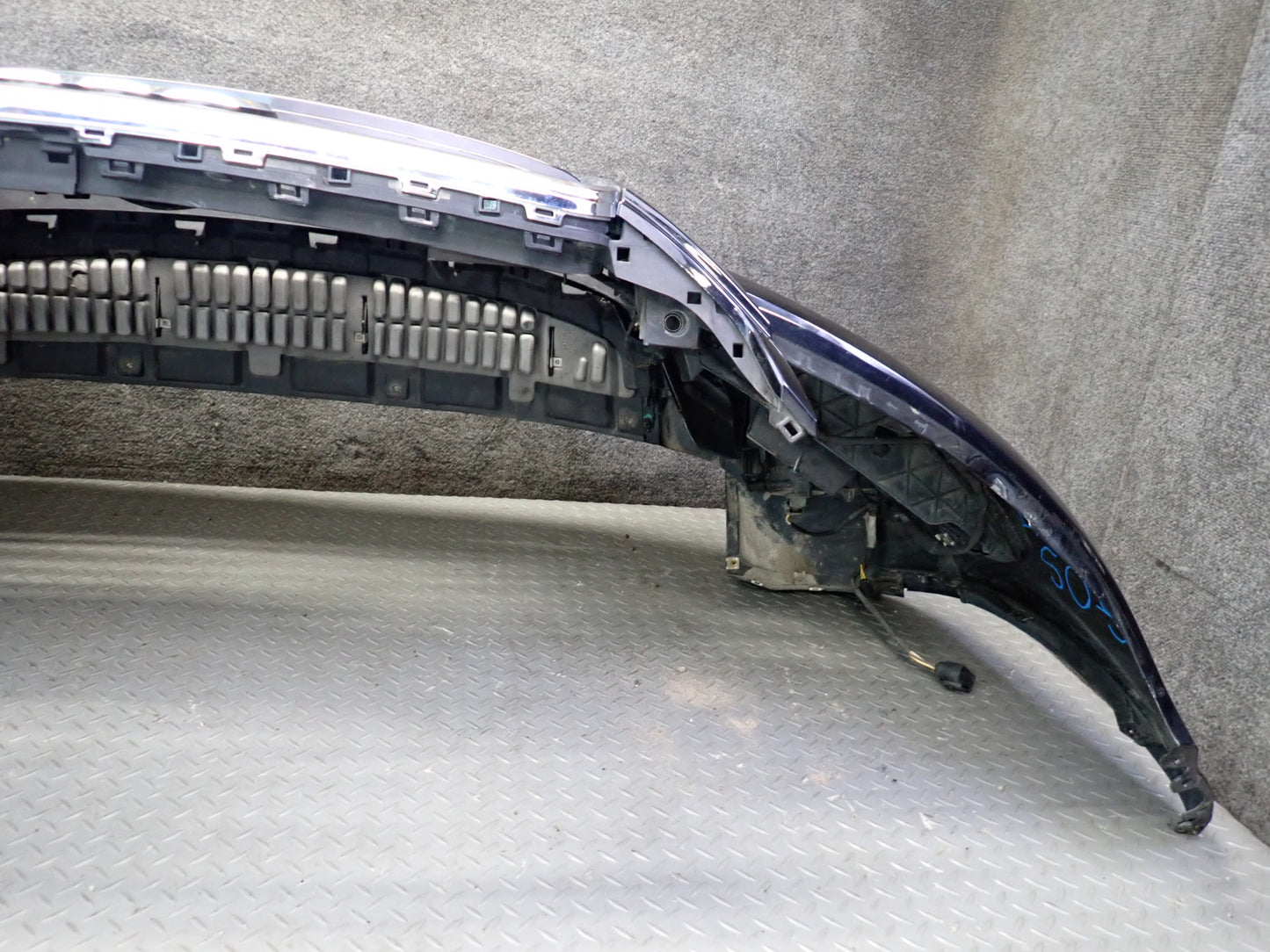10-15 Audi 4L Q7 Front Bumper Cover w Grille PDC Sensors & Fog Lights Black OEM