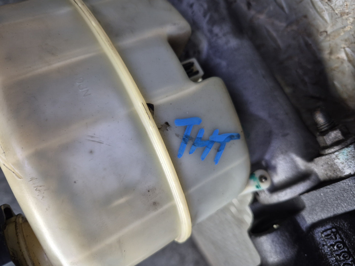2003-2007 Hummer H2 Brake Master Cylinder Booster Fluid Reservoir