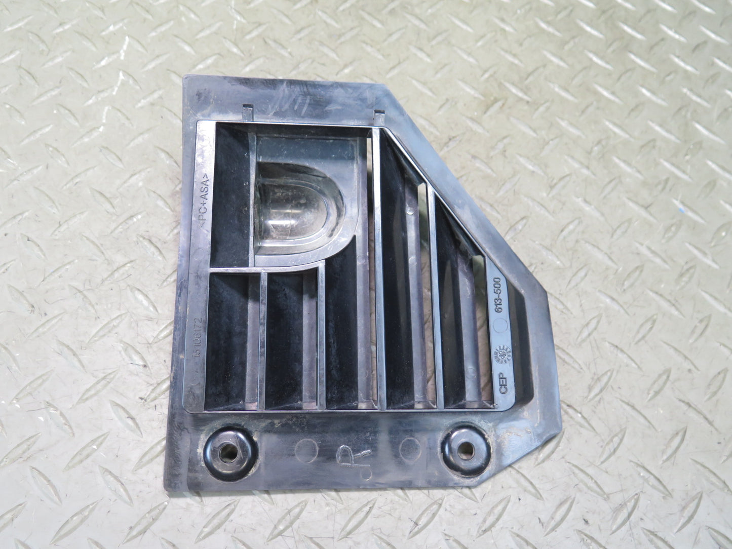 2003-2007 Hummer H2 Front Left & Right Fender Trim Cover Panel Set of 2