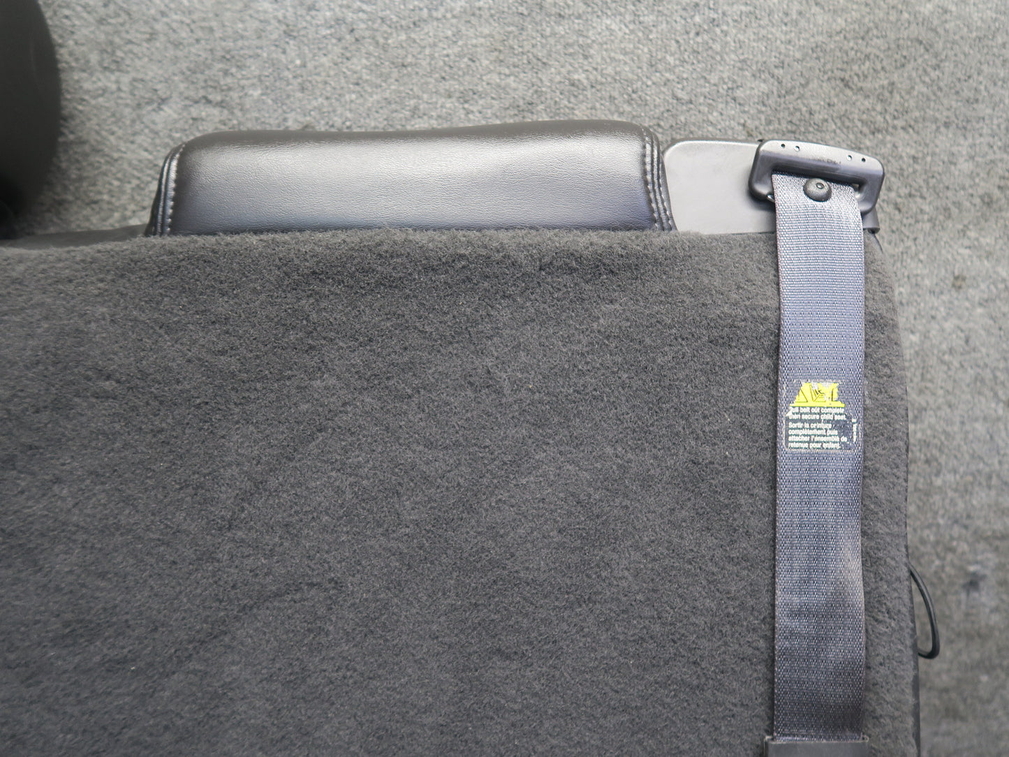 2005-2007 Hummer H2 Rear Left Seat Second 2ND ROW Upper Backrest Leather Cushion