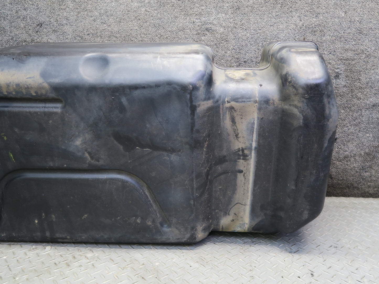 2004-2007 Hummer H2 6.0L Gas Fuel Tank Unit