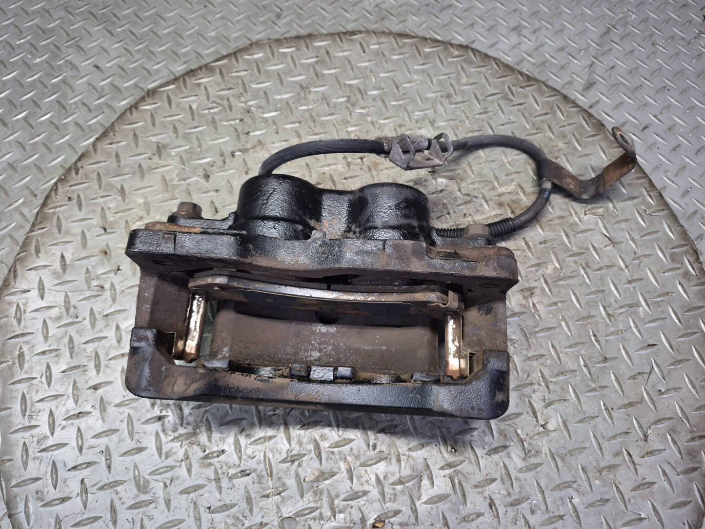 2003-2009 Hummer H2 AWD Front Left & Right Brake Caliper Set of 2