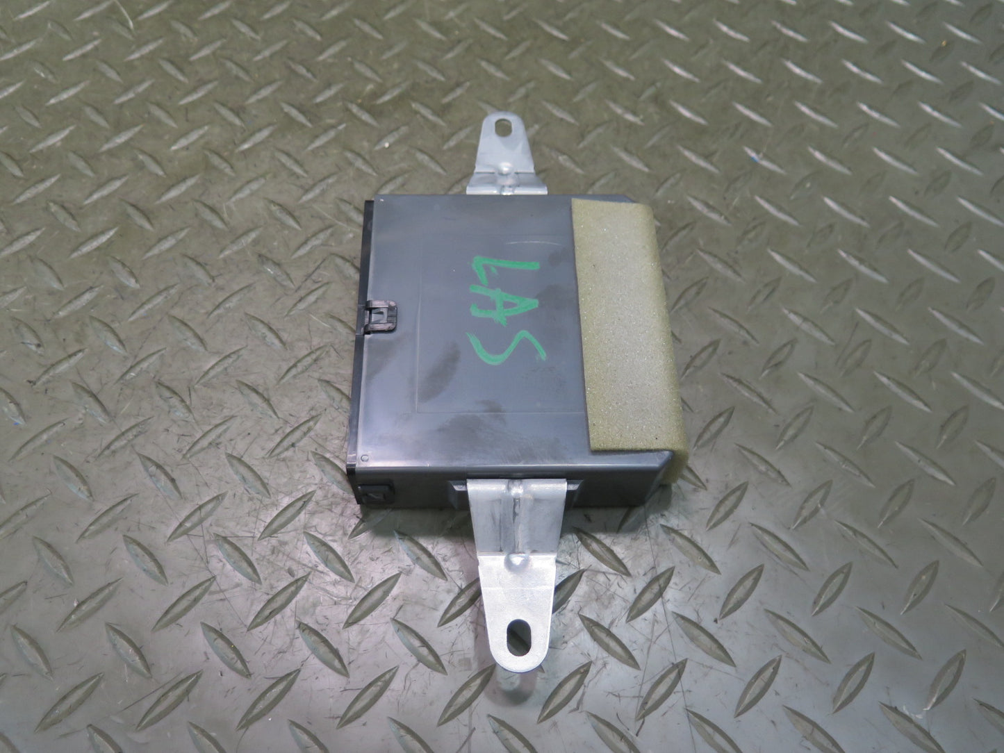 07-09 Lexus UVF46L LS600h LS460 Rear Left Door Control Module 89225-50041 OEM