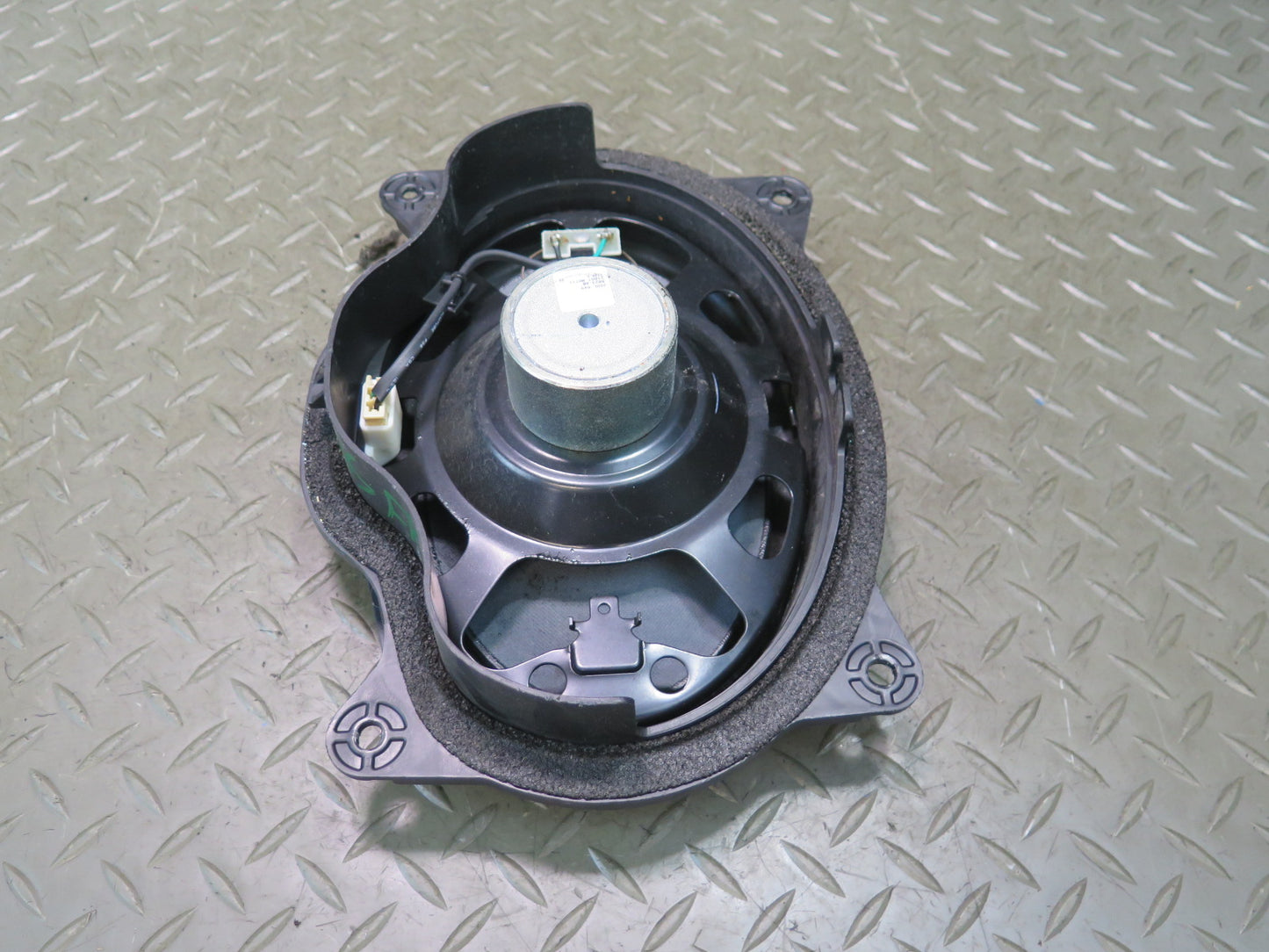 07-17 Lexus UVF46L LS600h LS460 Set of 2 Front Door Mark Levinson Speaker OEM