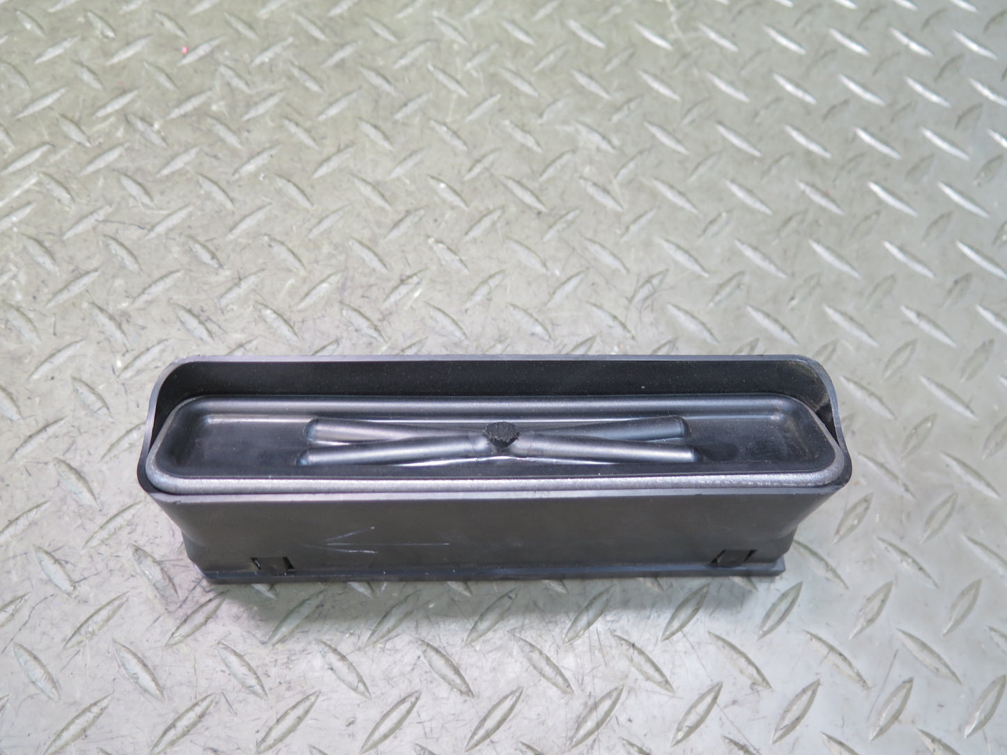 1984-1986 Porsche 928 S Front Right Side Door Panel Air Vent