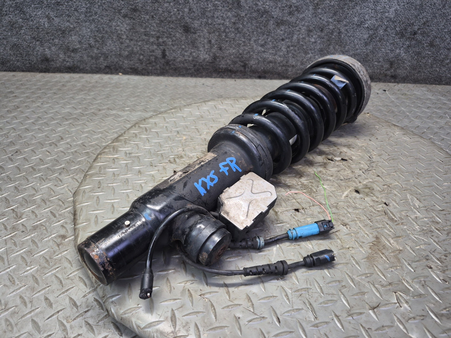 2010-2014 BMW E70 E71 X5M X6M Front Right VDC Strut Shock Absorber Defective