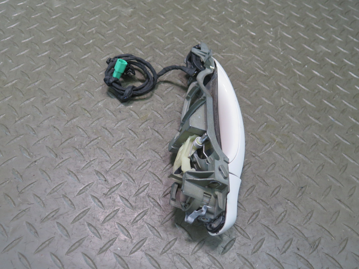 03-11 Bentley Continental GT Front Right Door Exterior Handle w Keyless Entry