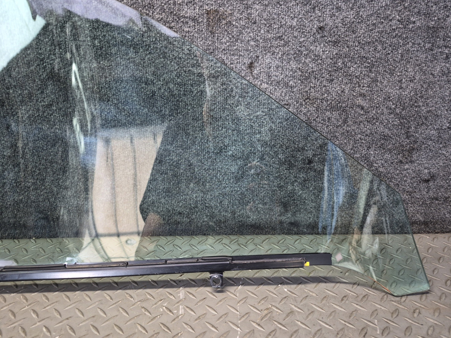07-17 Lexus UVF46L LS600h LS460 Front Left Door Glass Window OEM