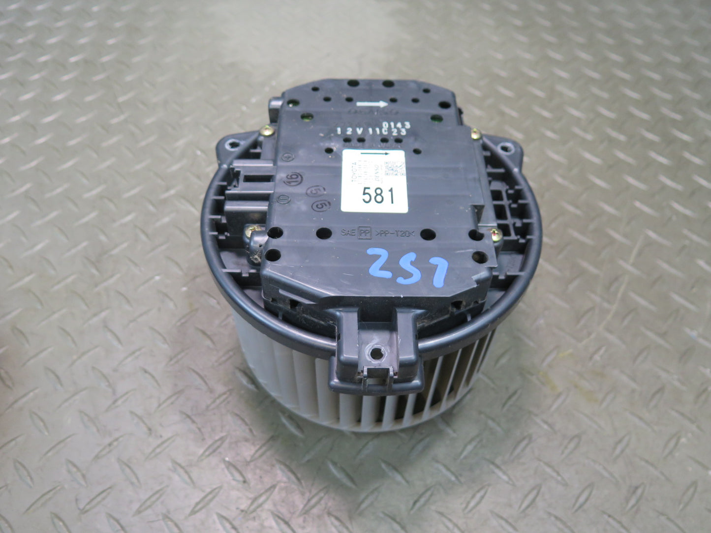 01-06 Lexus UCF30L LS430 A/C Heater Blower Motor Fan 87103-50070 OEM