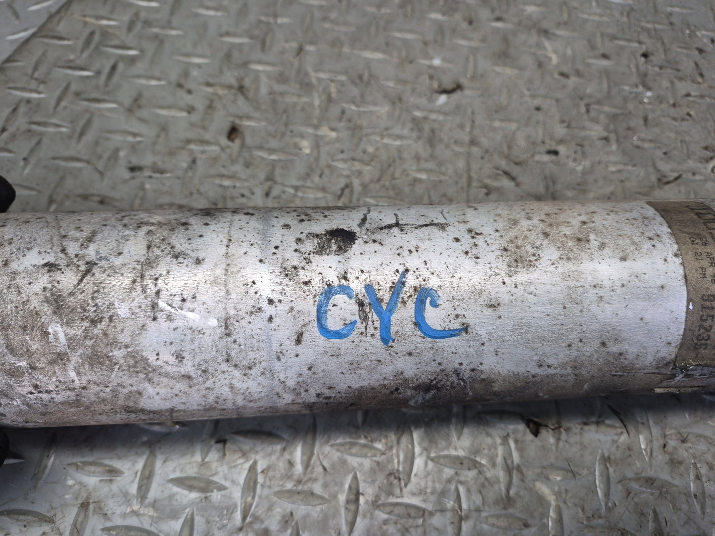 84-96 Chevrolet Corvette C4 Rear A/T Driveshaft Drive Shaft 10054289 OEM