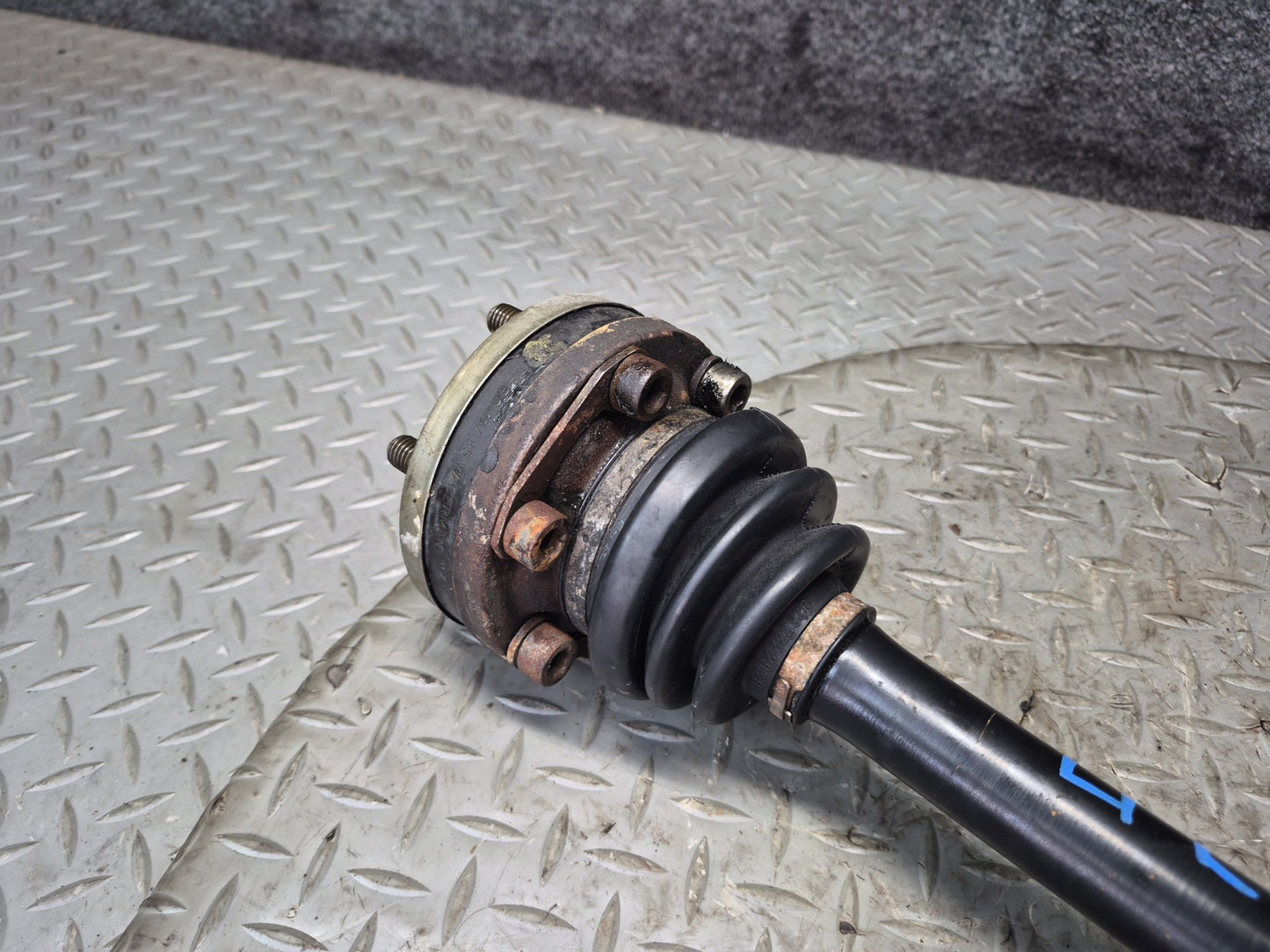 1985-1986 Porsche 928 S A/T Rear Left or Right Side Suspension Axle Shaft