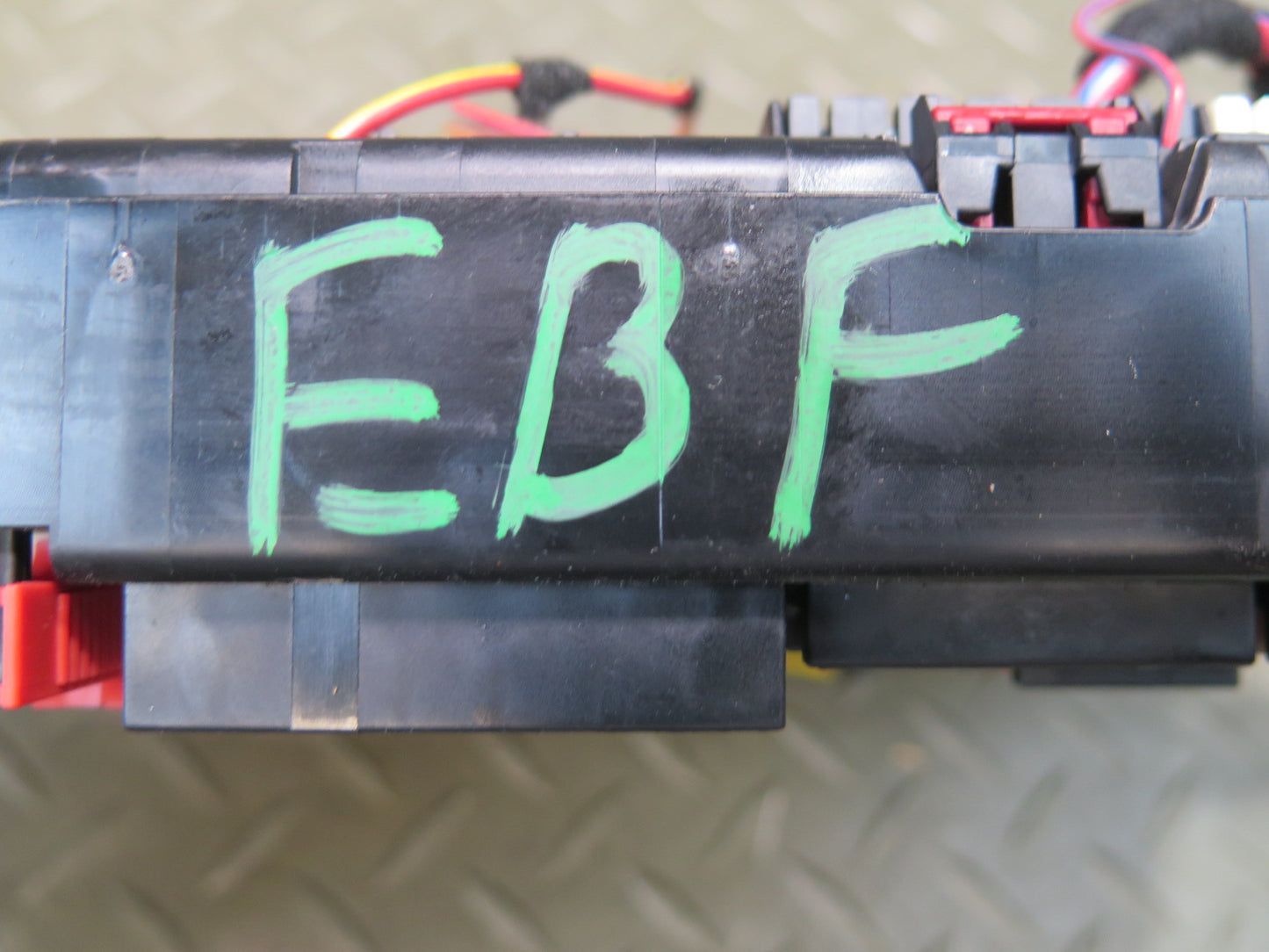2015-2020 BMW F32 F33 F82 F83 M4 Rear Power Distribution Fuse Relay Box 9389070
