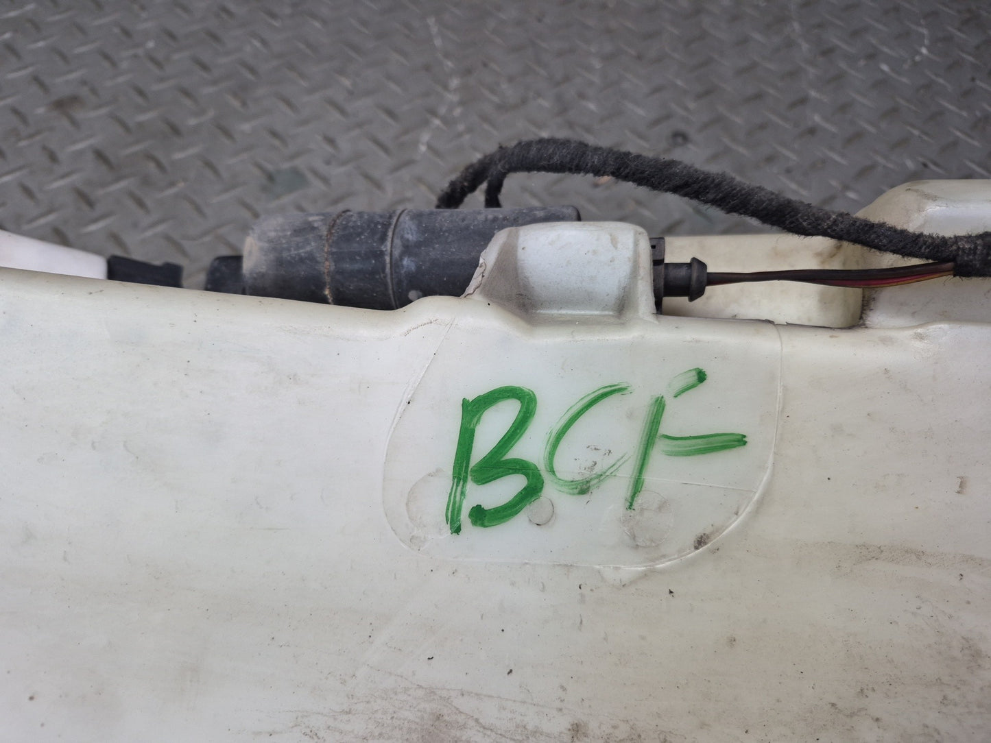 03-10 Bentley Continental GT Windshield Washer Fluid Reservoir Tank w Pump