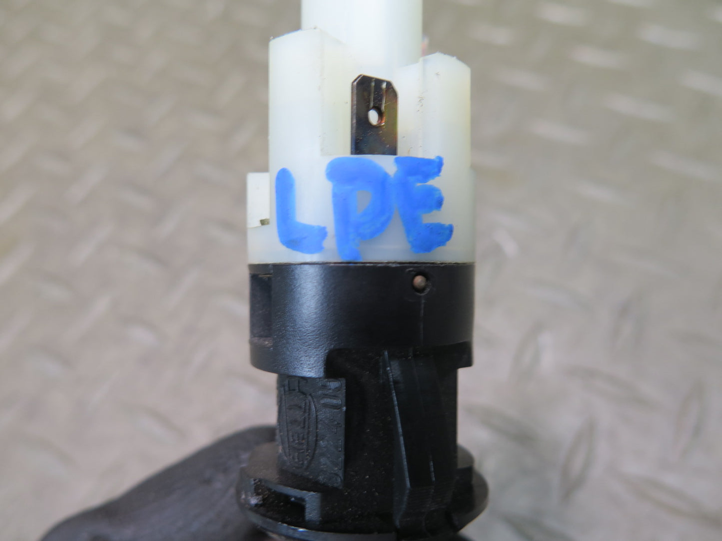 1984-1991 Porsche 928 Odometer Trip Reset Button Switch 92861312500