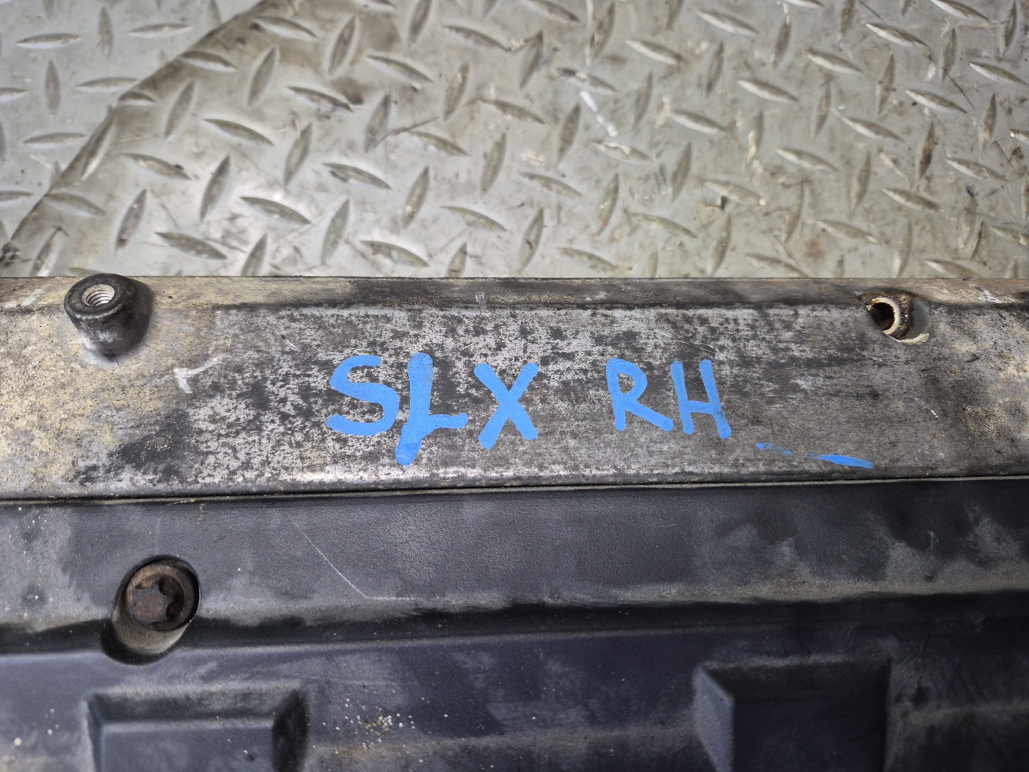 96-98 Mercedes R129 SL500 M119 Engine Motor Right Cylinder Head Valve Cover OEM