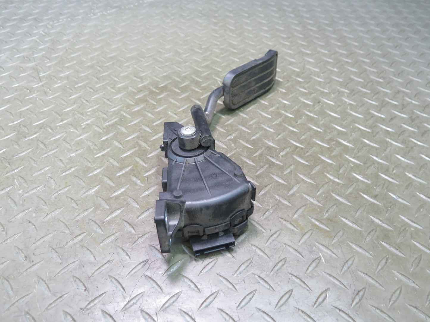 01-03 VW Eurovan T4 Gas Acceleration Throttle Pedal 7D1723507E OEM