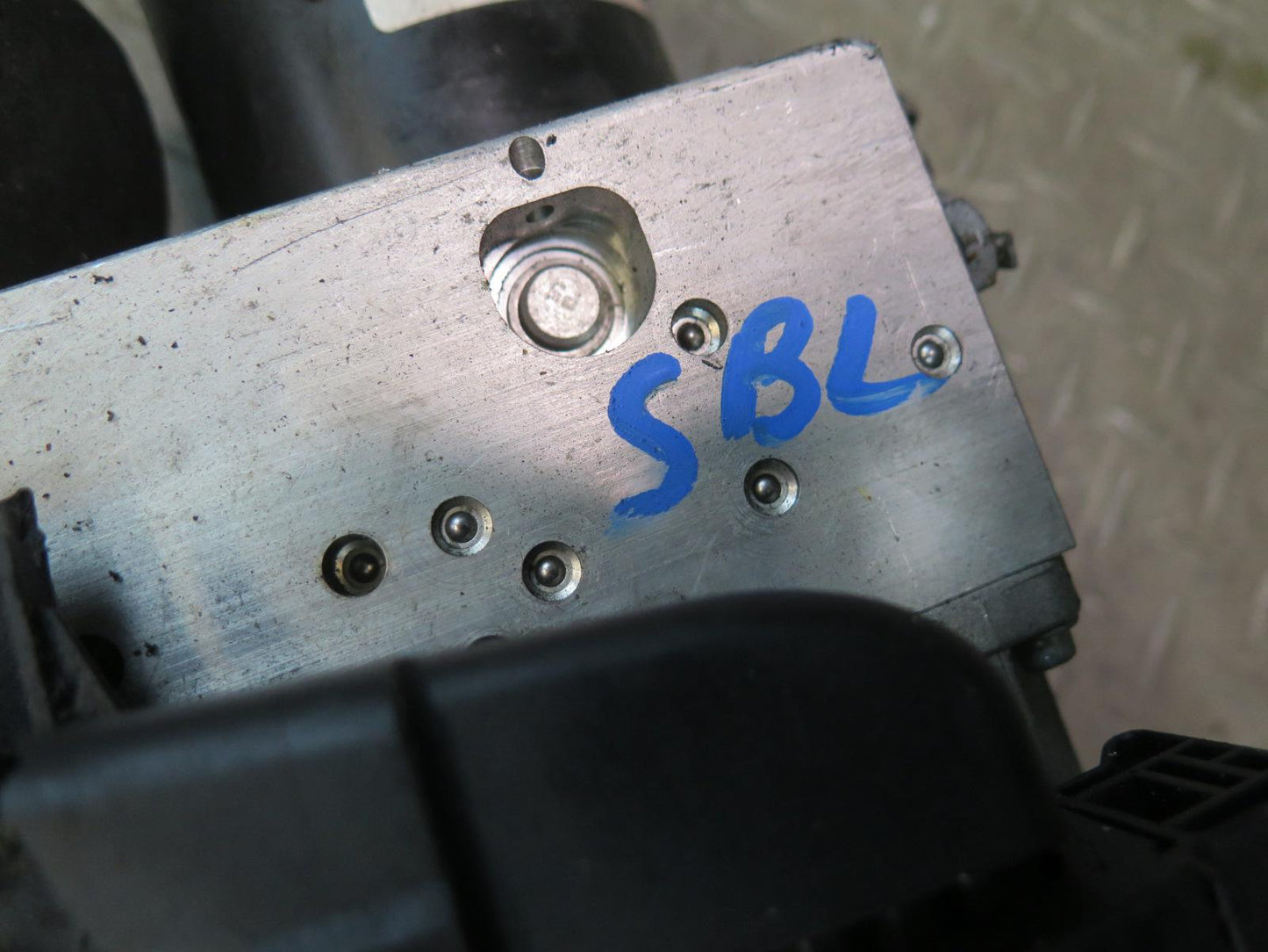 03-08 Mercedes R230 SL55 AMG Anti Lock Brake ABS SBC Pump Module OEM