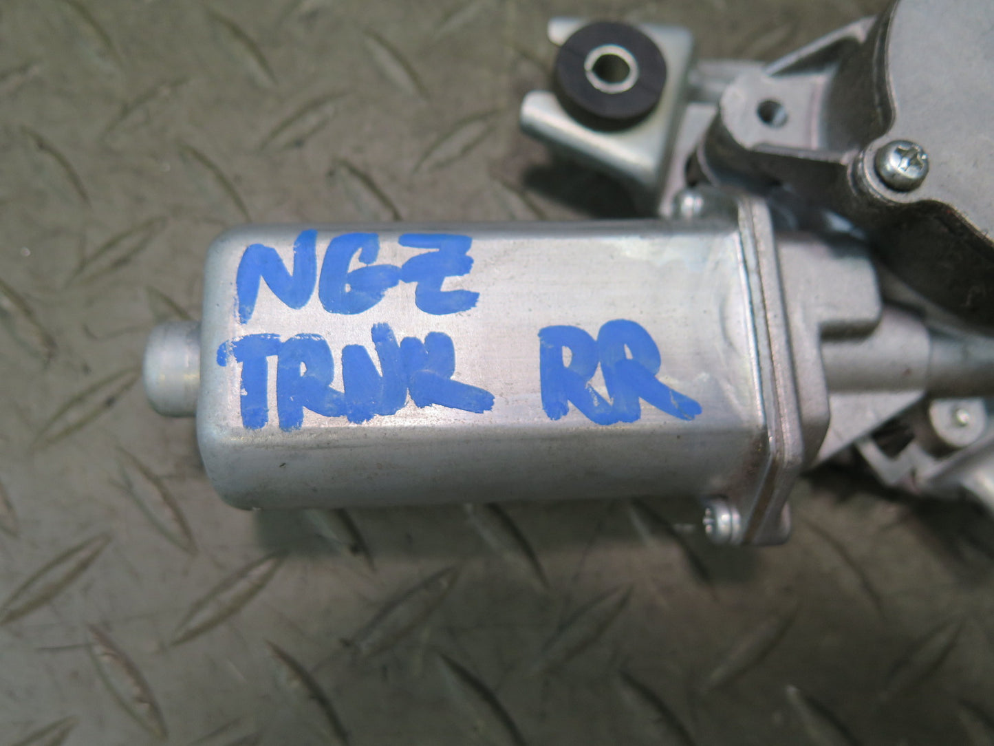 04-09 Nissan Z33 350Z Convertible Set of 2 TOP Roof Rear Motor Drive Unit OEM