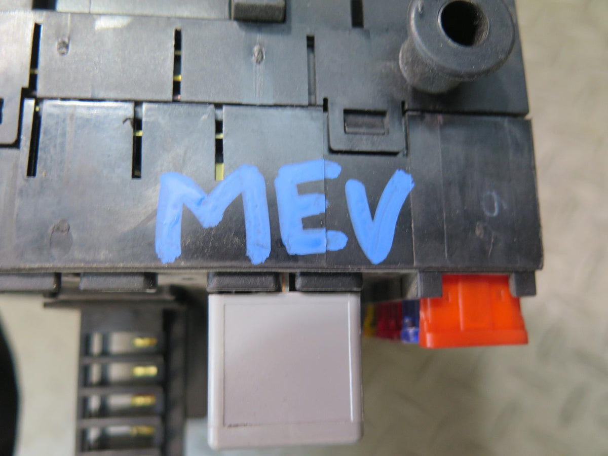 99-03 VW Eurovan T4 Power Distribution Fuse Relay Box Module OEM