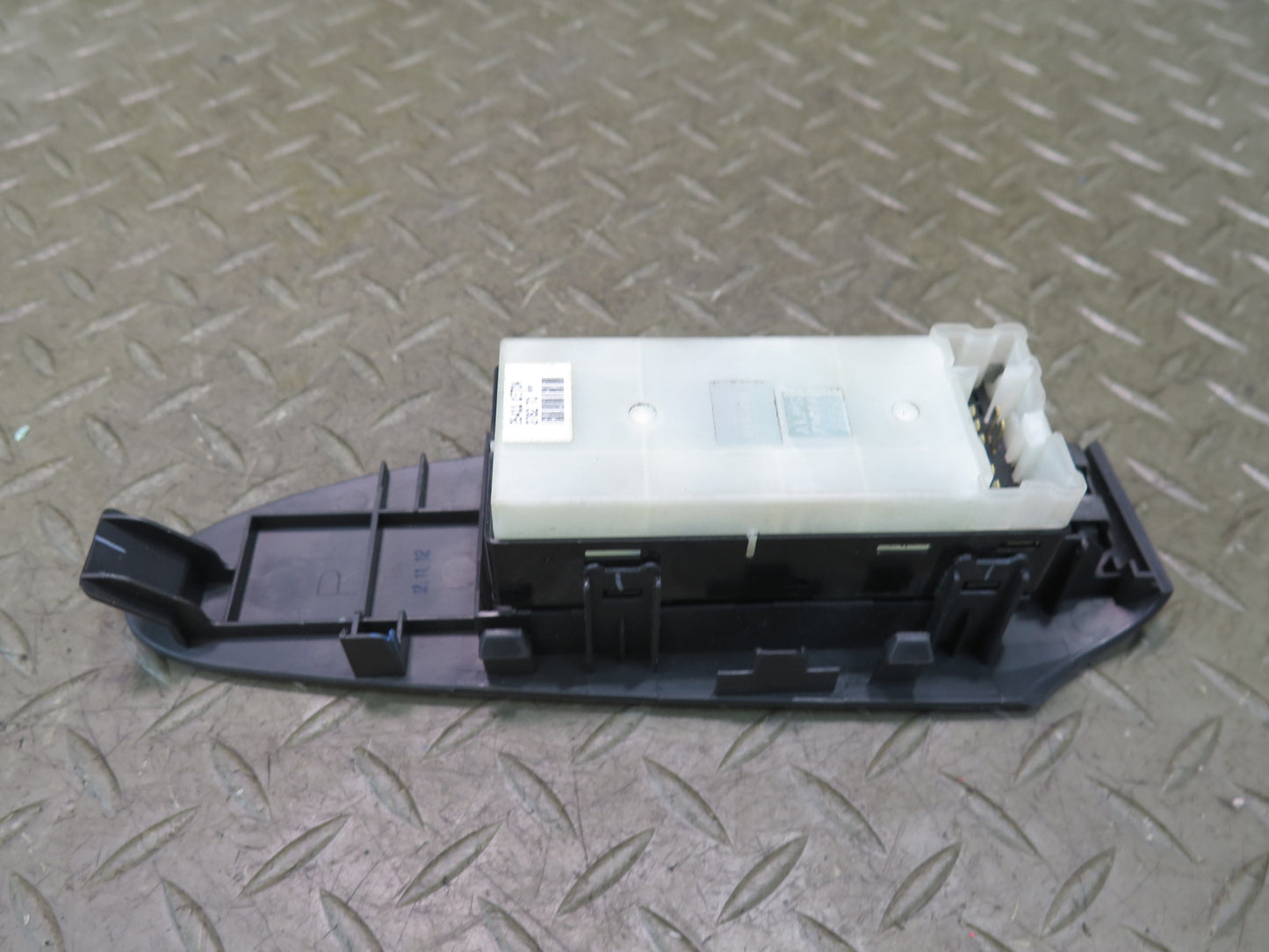 10-19 Nissan Z34 370Z Convert Right Power Window Lock Switch w Trim Cover OEM