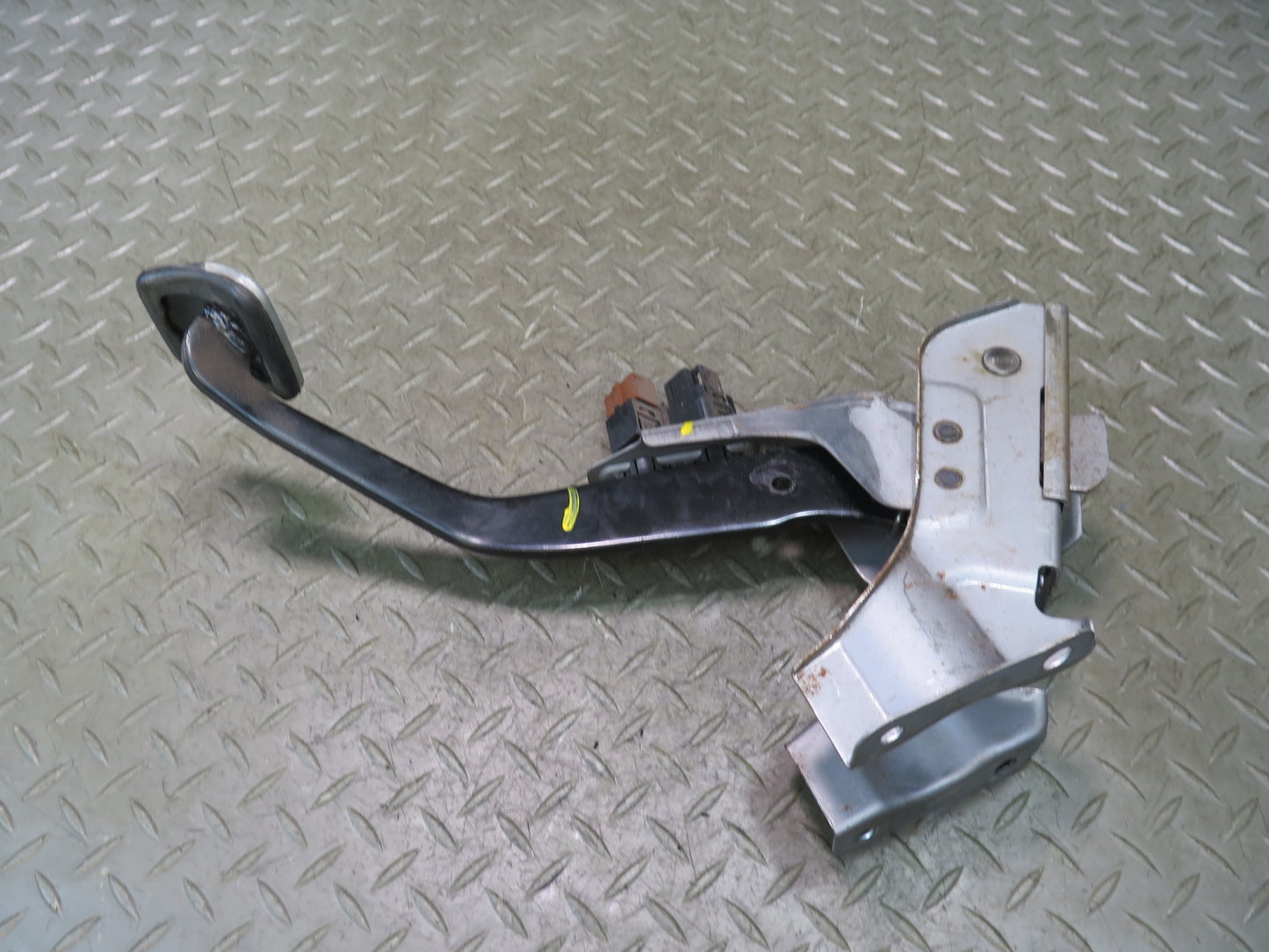 05-06 Nissan Z33 350Z Convert M/T Clutch Brake Gas Pedal Master Cylinder Set OEM