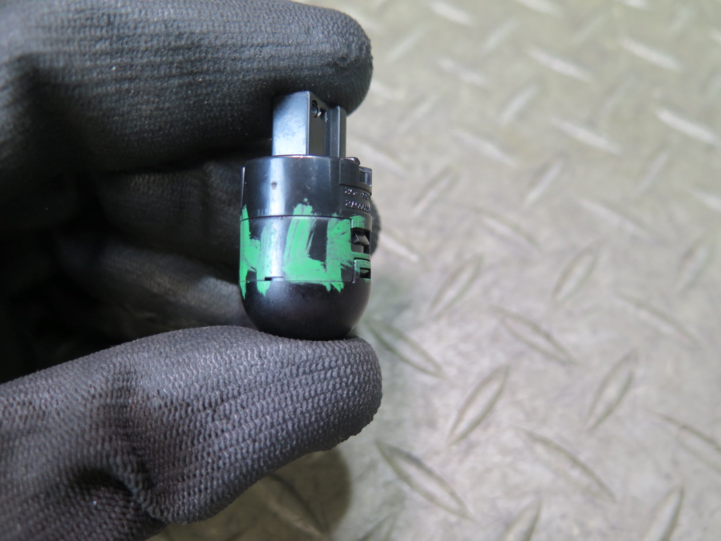 05-11 Mercedes R171 Slk-class Sunlight Temperature Sensor 1718300072 OEM