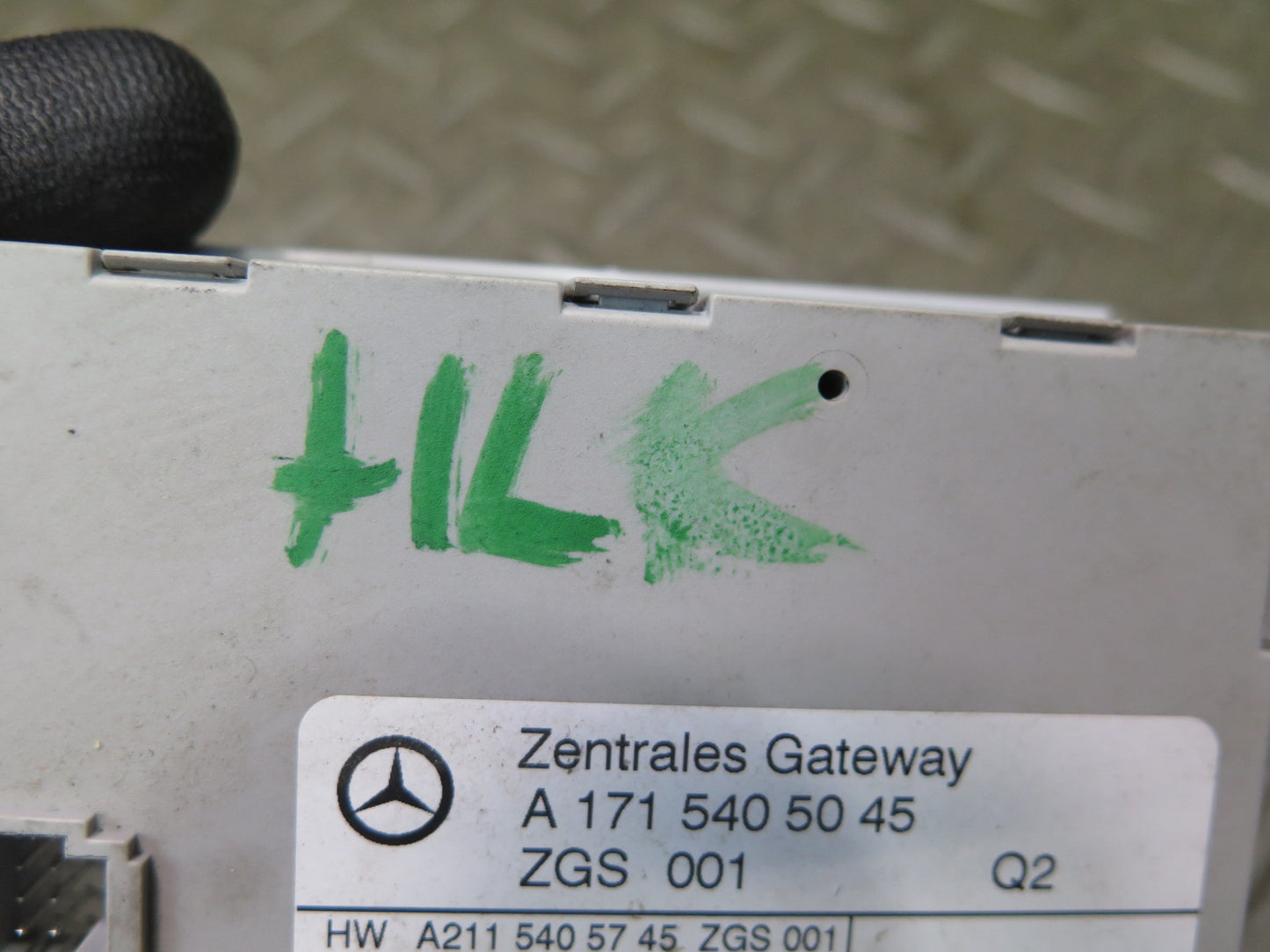 05-11 Mercedes R171 Slk-class Central Gateway Control Module 1715405045 OEM