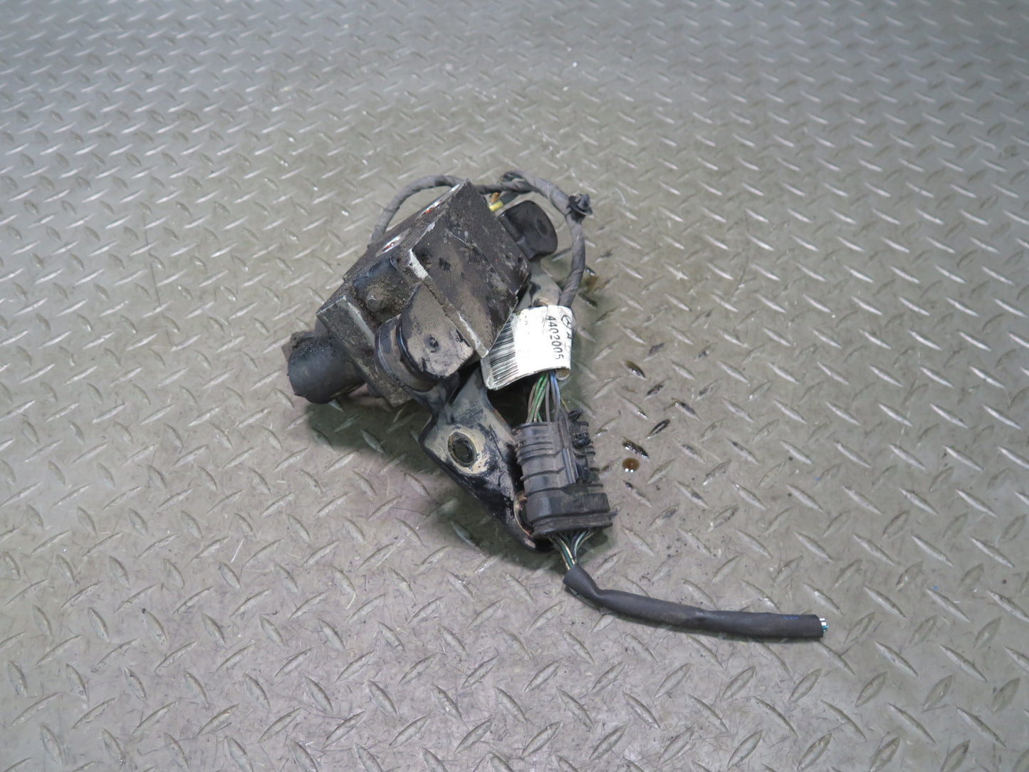 2012-2015 Mercedes W166 ML Rear Active Sway Bar Suspension Valve Block OEM