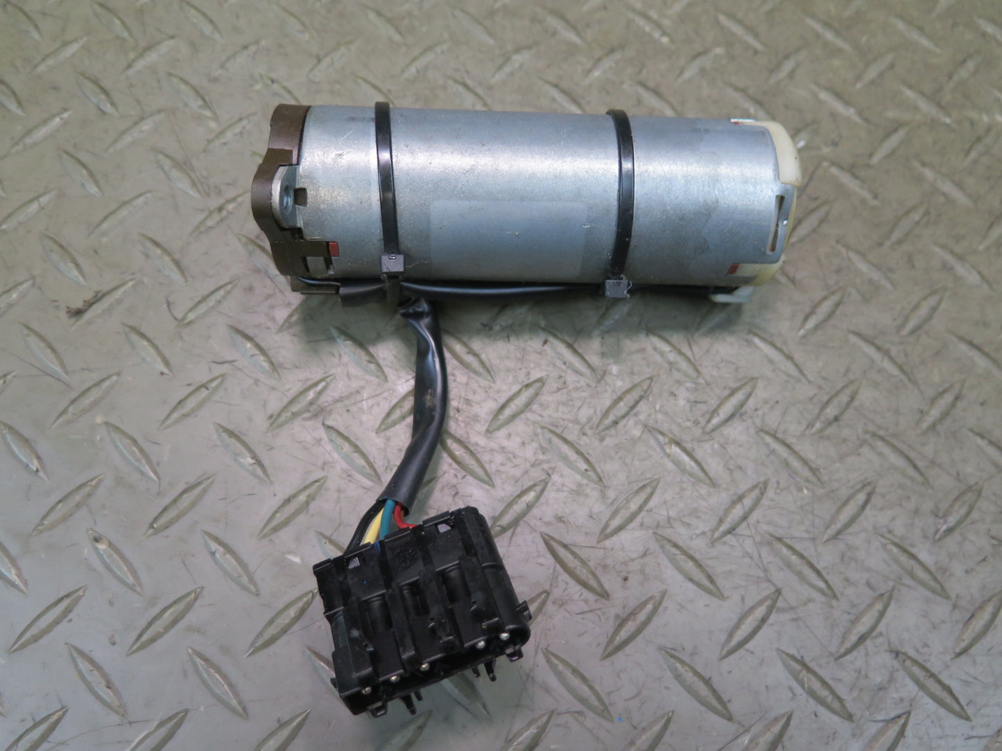 01-06 BMW E46 330ci Convertible Set of 4 Front Right Seat Adjust Motor OEM