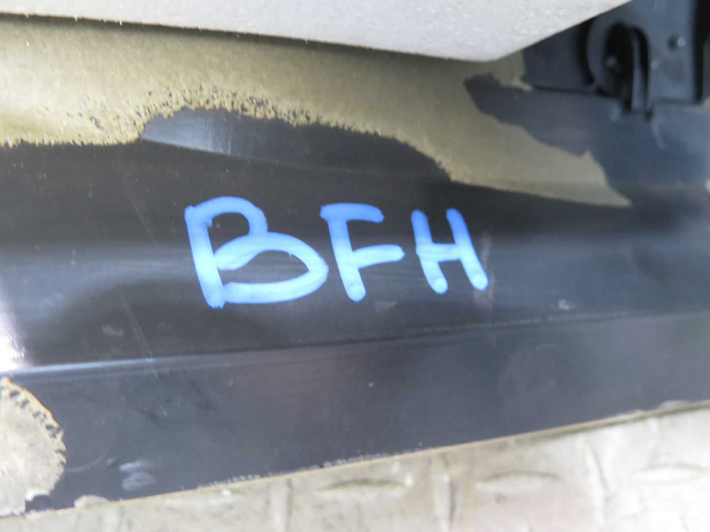 97-03 BMW E39 540i Dash Front Left Lower Knee Trim Panel OEM