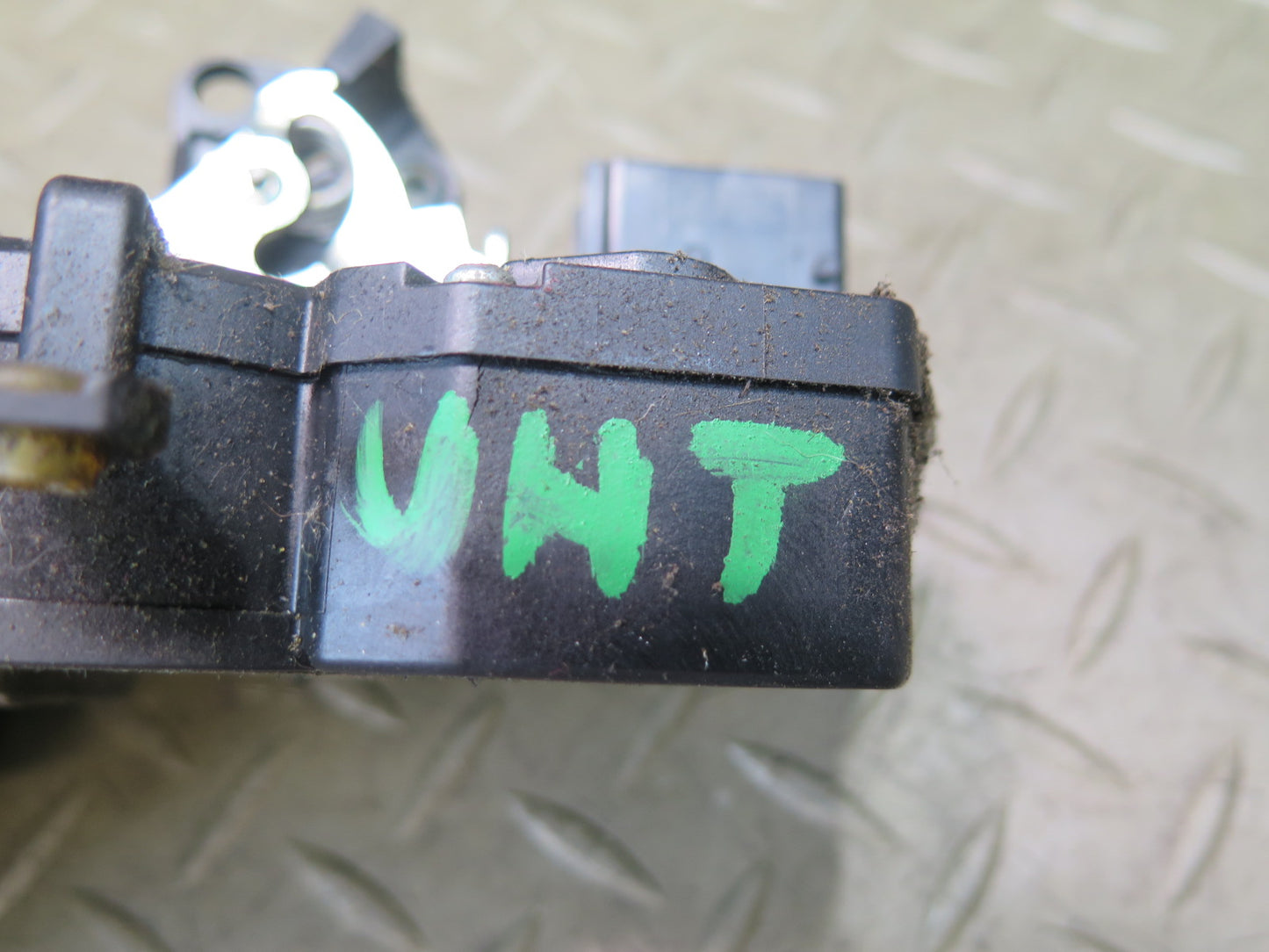 2003-2007 Hummer H2 Front Left Side Door Lock Latch Actuator