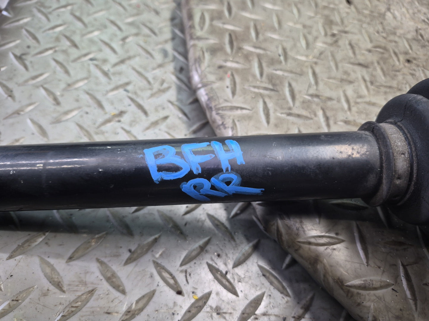97-03 BMW E39 540i RWD M/T Rear Left or Right Axle Shaft 1229143 OEM