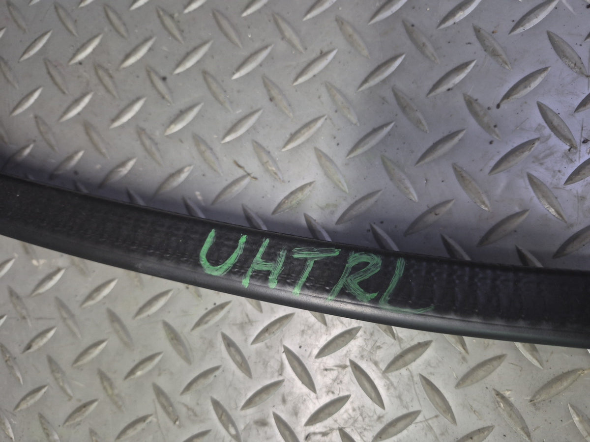 2003-2009 Hummer H2 Rear Left Window Outer Inner Weatherstrip Rubber Seal Set