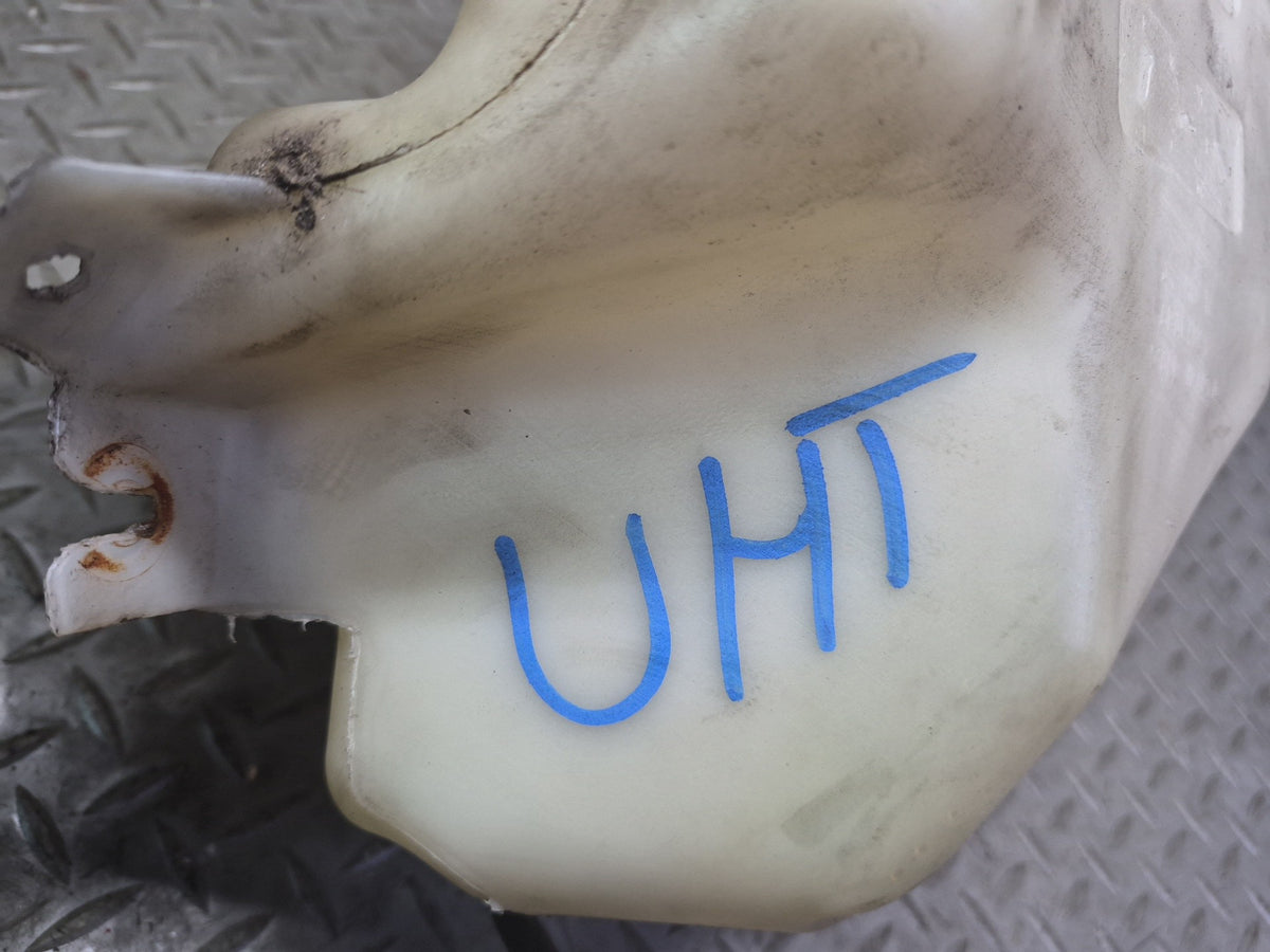 2003-2007 Hummer H2 Windshield Wiper Washer Fluid Reservoir Tank W/ Pump