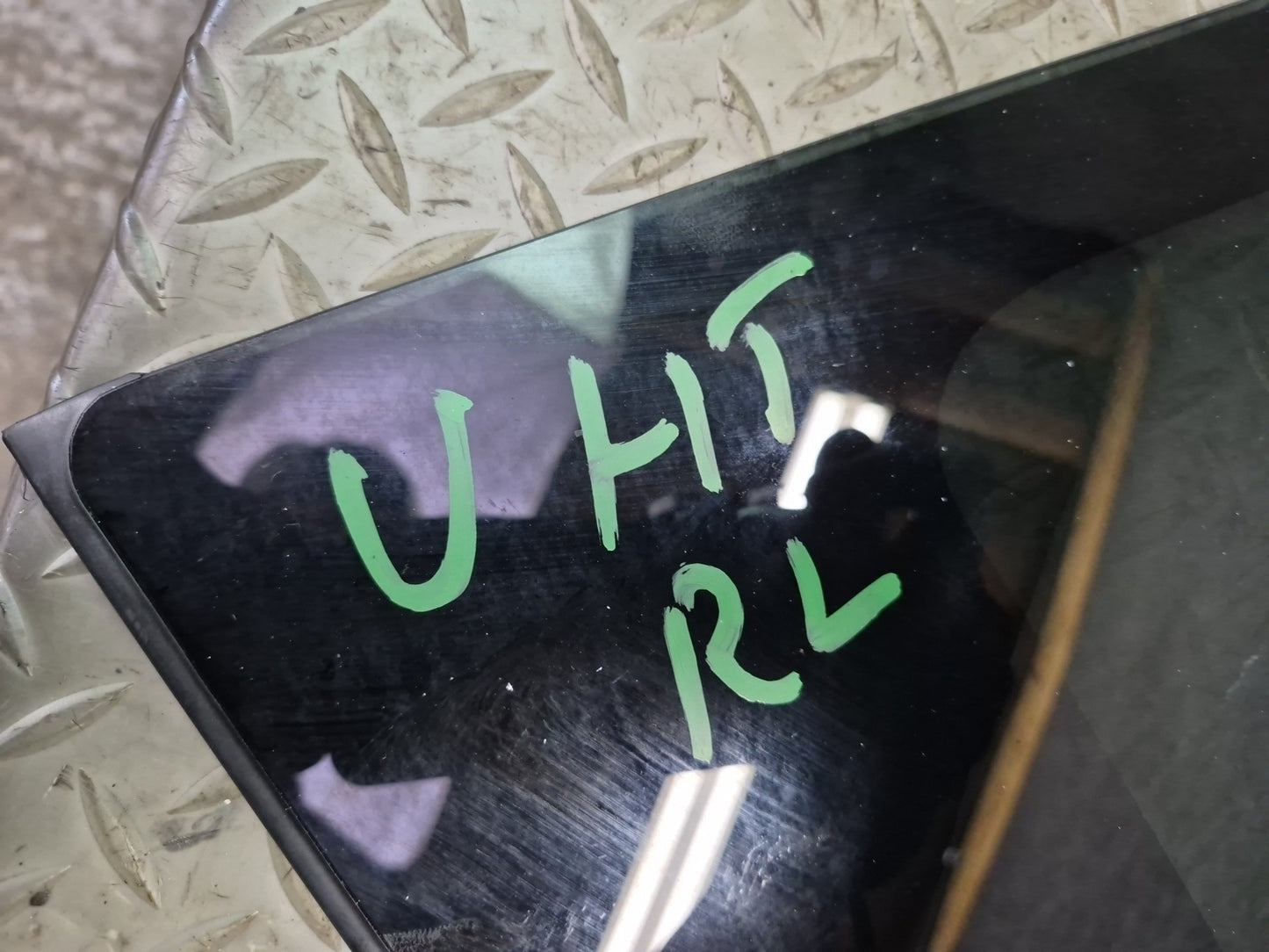 2003-2007 Hummer H2 Rear Left Driver Side Quarter Glass Window