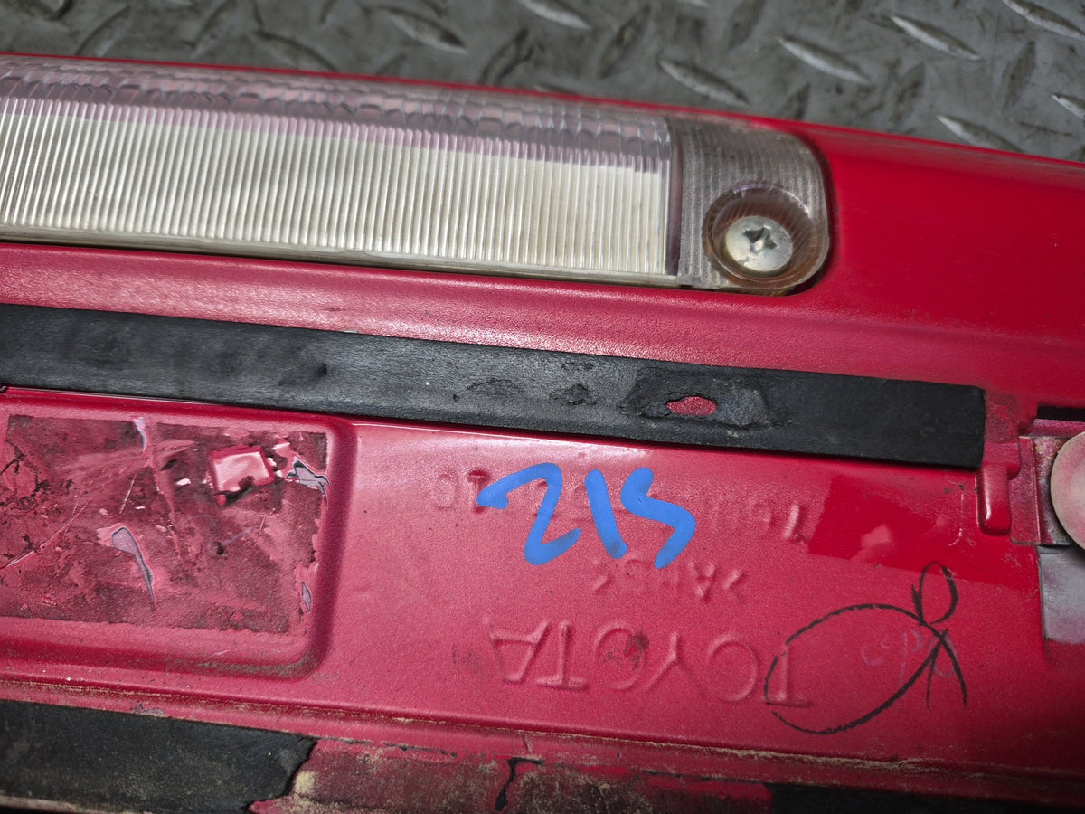 01-05 Lexus JCE10L IS300 Sedan Rear Trunk Lid Spoiler RED w Brake Light OEM