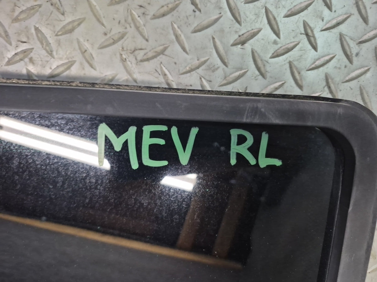 01-03 VW Eurovan T4 Center Middle Left Movable Glass Window OEM
